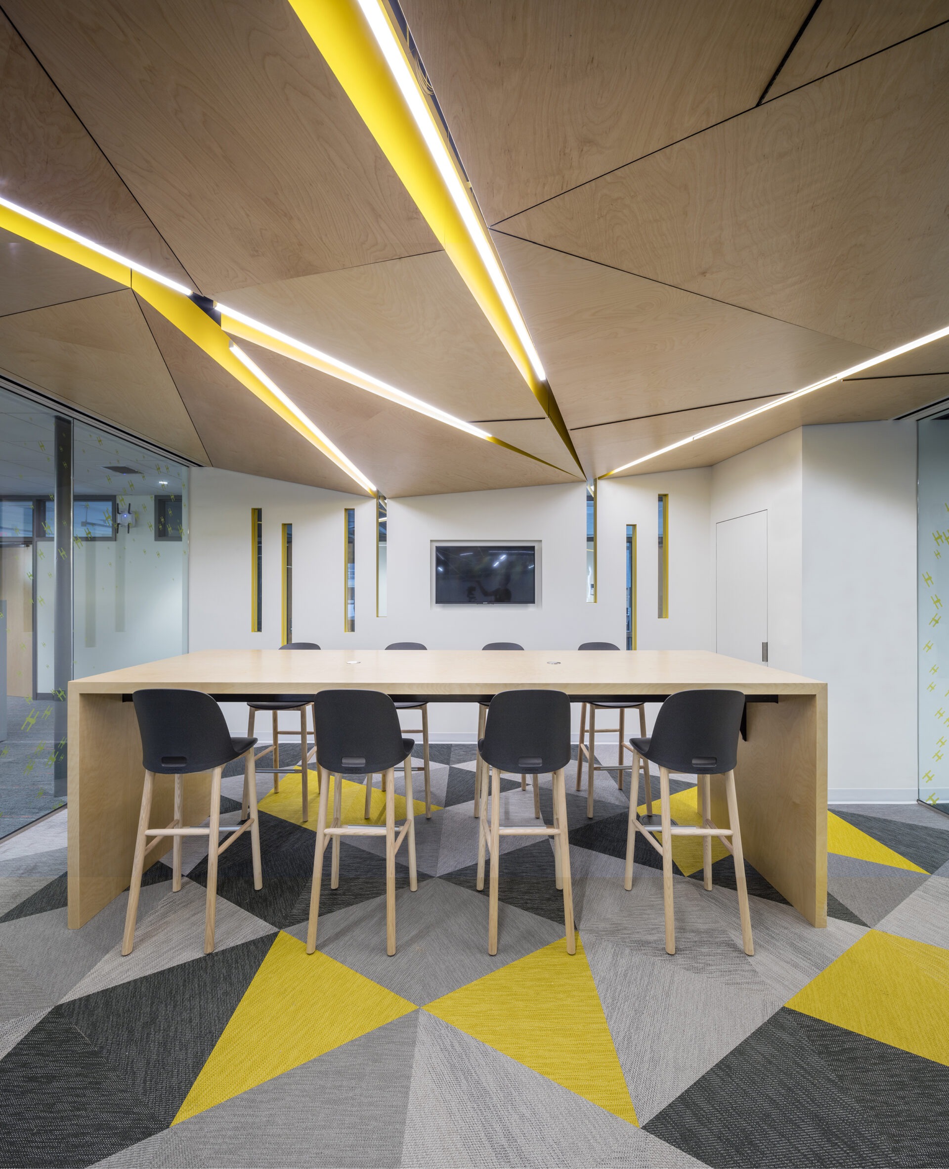 MIT Beaver Works AeroAstro, hexagonal ceiling fixture and lounge